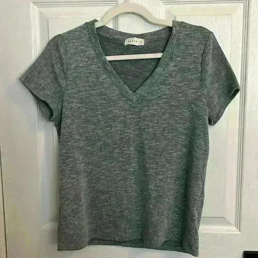 Hayes Blue Cotton blend ribbed knit vneck shirt